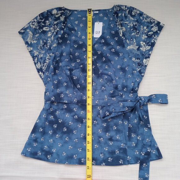 Gap Women's Wrap Top Blouse Cotton Semi Sheer Blue White Floral Cottage Size XS - Picture 5 of 7